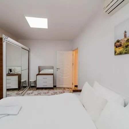 Flat Near Markantalya Mall In Muratpasa Apartment *
